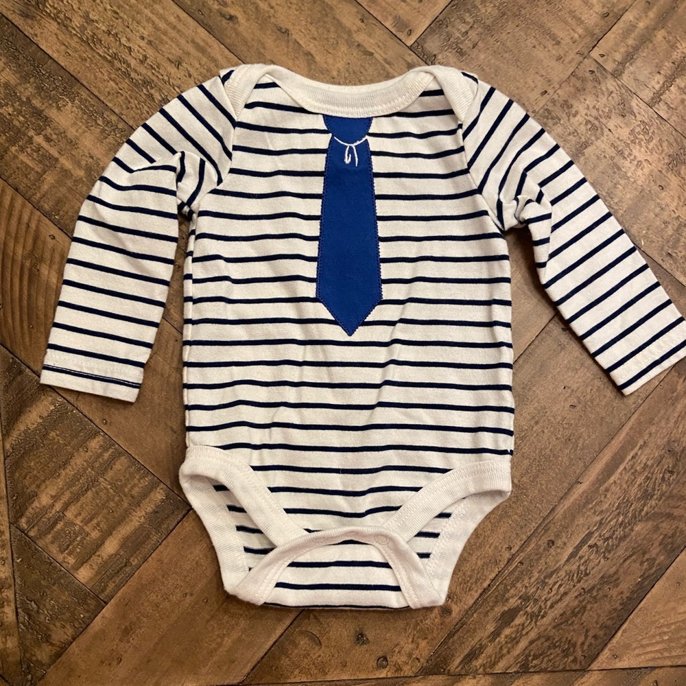 Newborn tie onesie